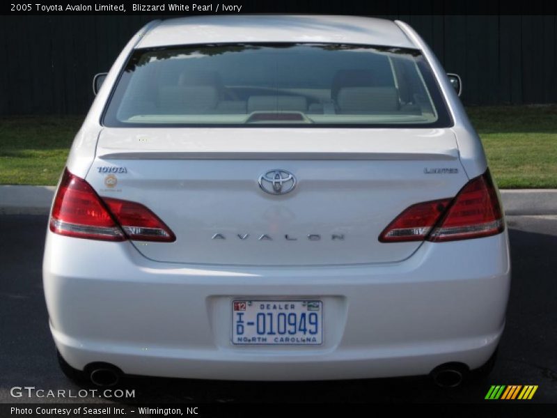 Blizzard White Pearl / Ivory 2005 Toyota Avalon Limited