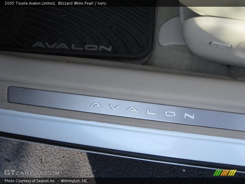 Blizzard White Pearl / Ivory 2005 Toyota Avalon Limited