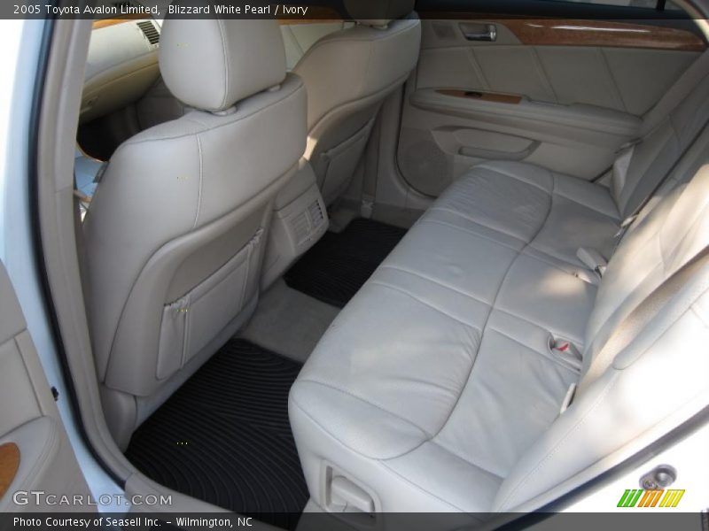 Blizzard White Pearl / Ivory 2005 Toyota Avalon Limited