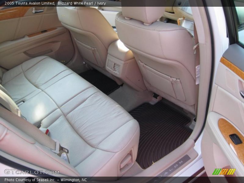 Blizzard White Pearl / Ivory 2005 Toyota Avalon Limited