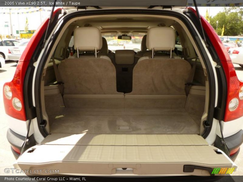 Ice White / Taupe 2006 Volvo XC90 2.5T