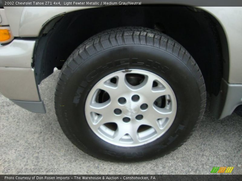 Light Pewter Metallic / Medium Gray/Neutral 2002 Chevrolet Tahoe Z71 4x4