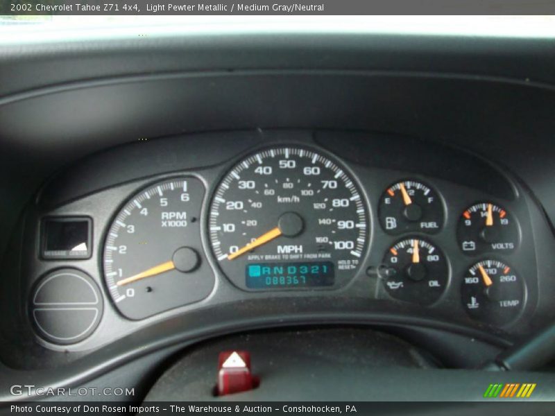 Light Pewter Metallic / Medium Gray/Neutral 2002 Chevrolet Tahoe Z71 4x4