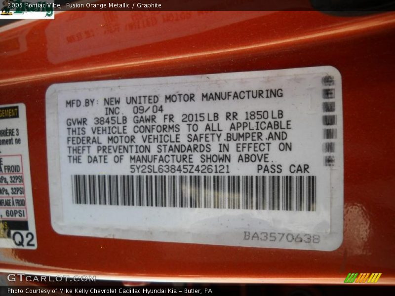 Fusion Orange Metallic / Graphite 2005 Pontiac Vibe