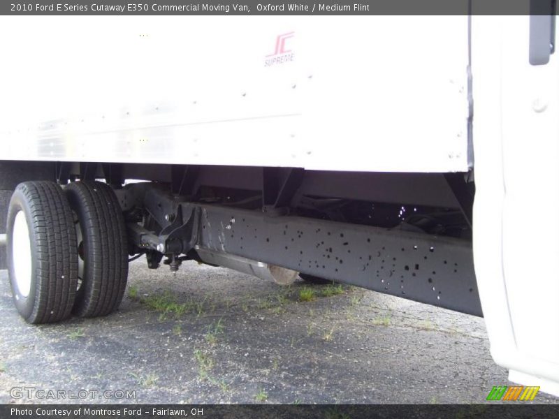 Oxford White / Medium Flint 2010 Ford E Series Cutaway E350 Commercial Moving Van