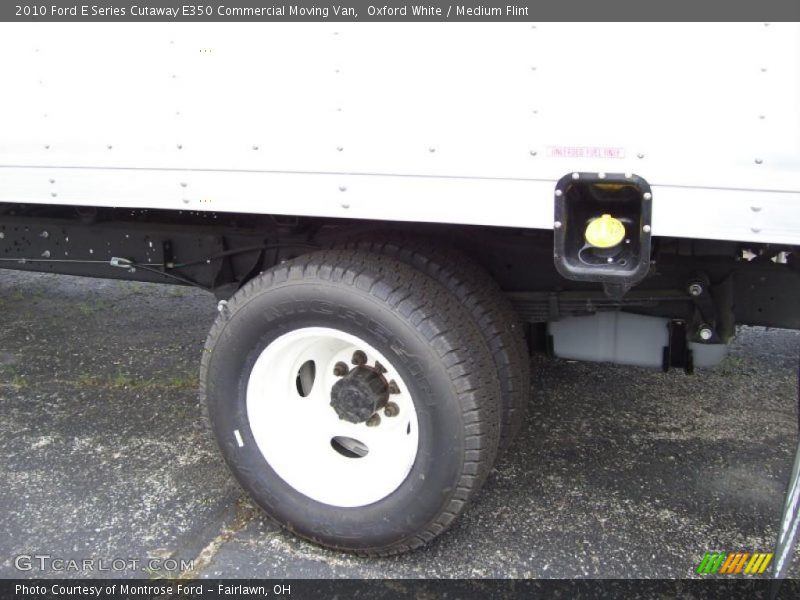 Oxford White / Medium Flint 2010 Ford E Series Cutaway E350 Commercial Moving Van