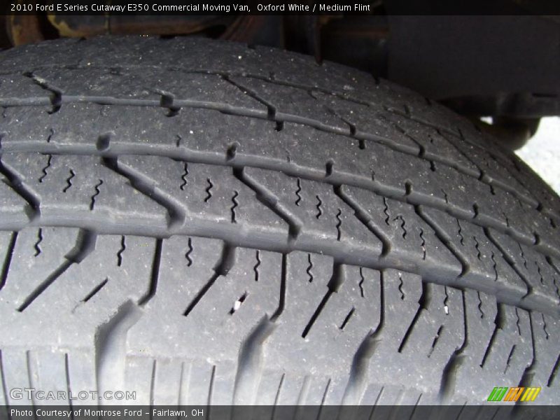Oxford White / Medium Flint 2010 Ford E Series Cutaway E350 Commercial Moving Van