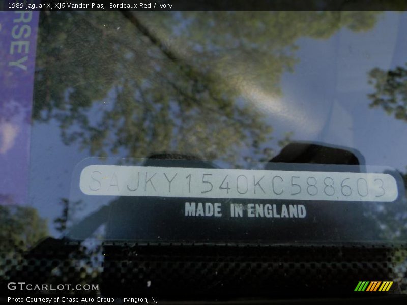 Bordeaux Red / Ivory 1989 Jaguar XJ XJ6 Vanden Plas