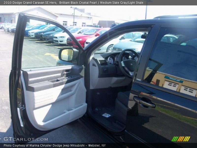 Brilliant Black Crystal Pearl / Medium Slate Gray/Light Shale 2010 Dodge Grand Caravan SE Hero