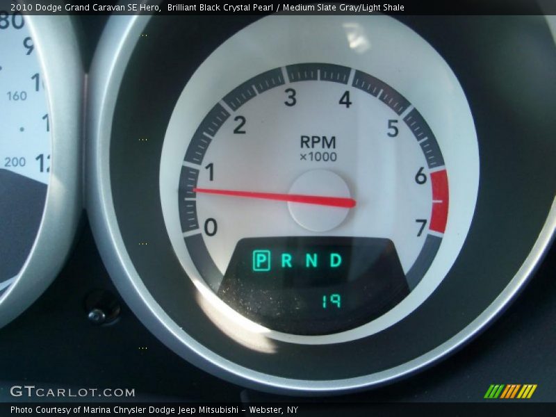 Brilliant Black Crystal Pearl / Medium Slate Gray/Light Shale 2010 Dodge Grand Caravan SE Hero