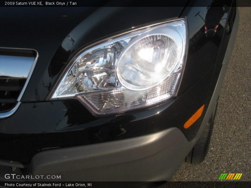Black Onyx / Tan 2009 Saturn VUE XE