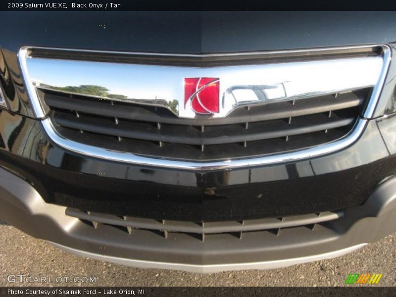 Black Onyx / Tan 2009 Saturn VUE XE