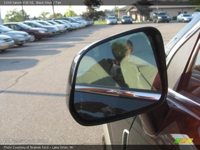 Black Onyx / Tan 2009 Saturn VUE XE