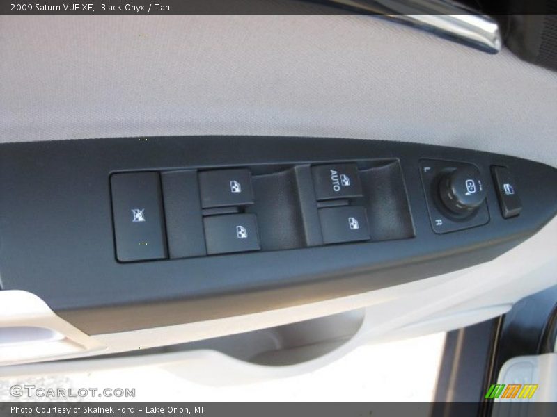 Black Onyx / Tan 2009 Saturn VUE XE