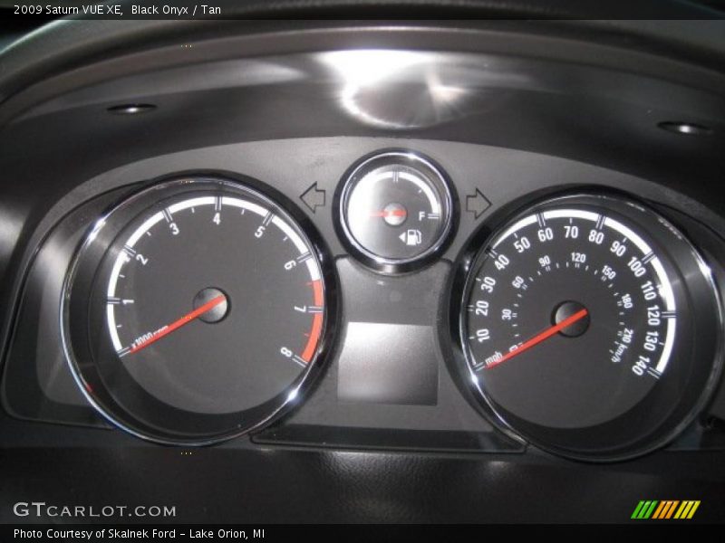 Black Onyx / Tan 2009 Saturn VUE XE
