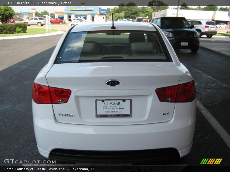 Clear White / Coffee 2010 Kia Forte EX