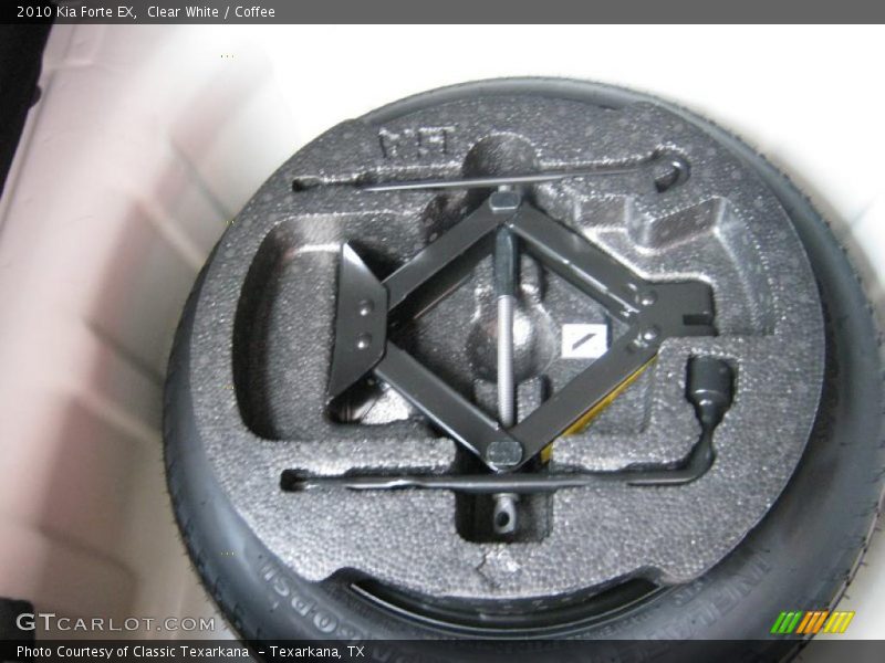Clear White / Coffee 2010 Kia Forte EX