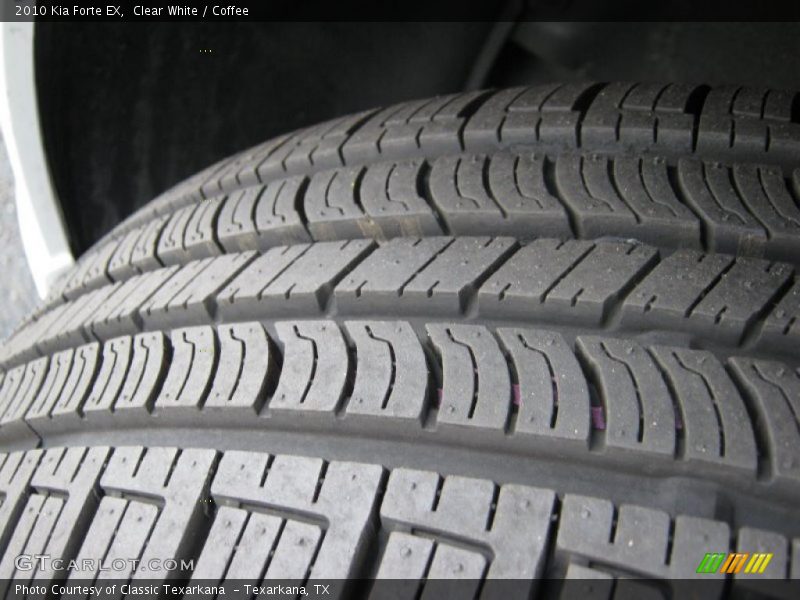 Clear White / Coffee 2010 Kia Forte EX