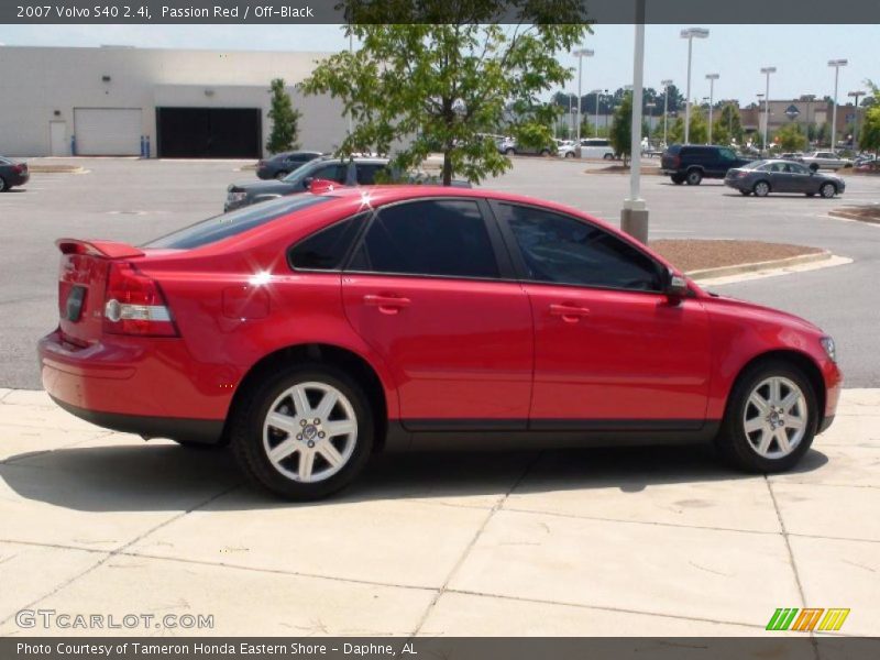 Passion Red / Off-Black 2007 Volvo S40 2.4i