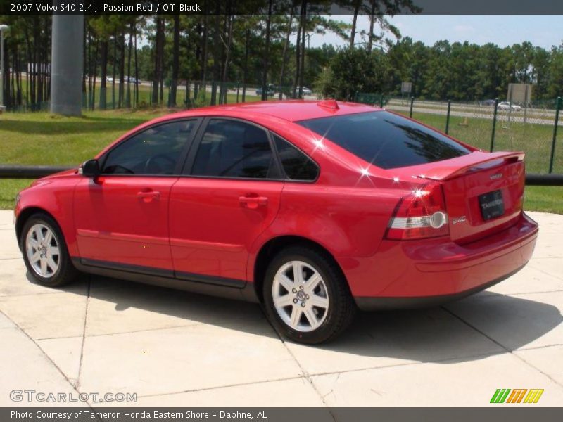 Passion Red / Off-Black 2007 Volvo S40 2.4i