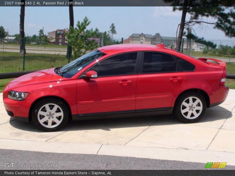 Passion Red / Off-Black 2007 Volvo S40 2.4i