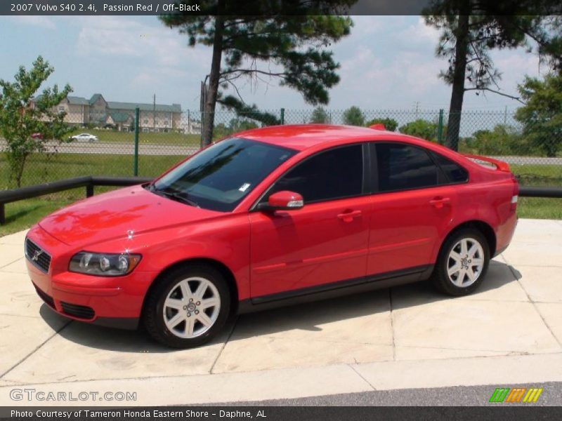 Passion Red / Off-Black 2007 Volvo S40 2.4i
