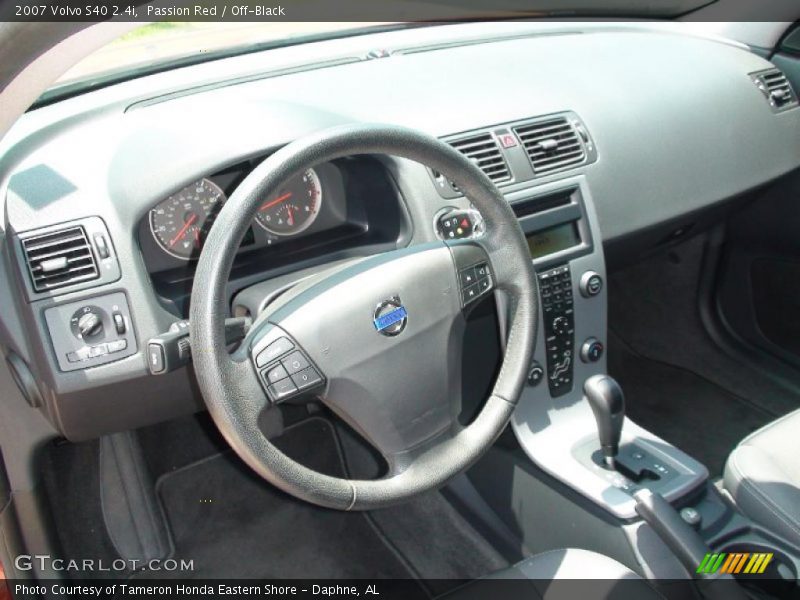 Passion Red / Off-Black 2007 Volvo S40 2.4i