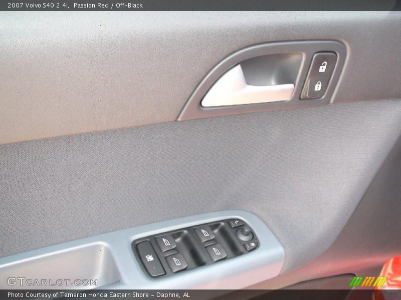 Passion Red / Off-Black 2007 Volvo S40 2.4i