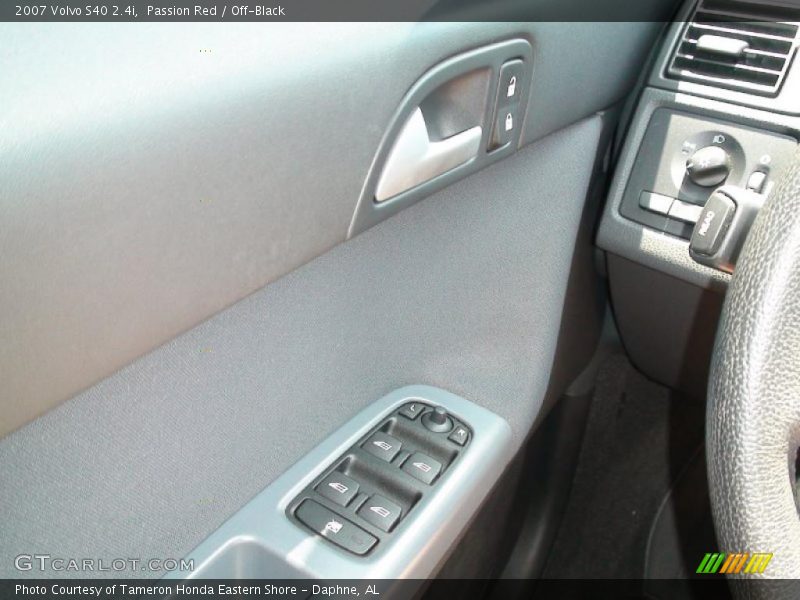 Passion Red / Off-Black 2007 Volvo S40 2.4i
