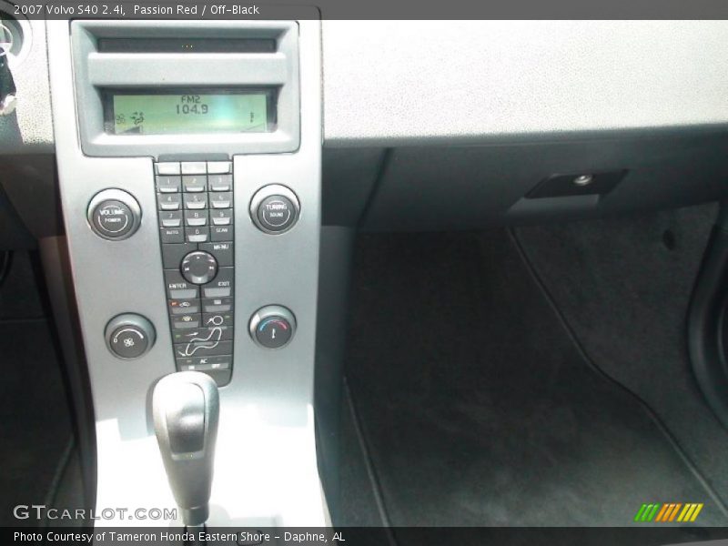 Passion Red / Off-Black 2007 Volvo S40 2.4i