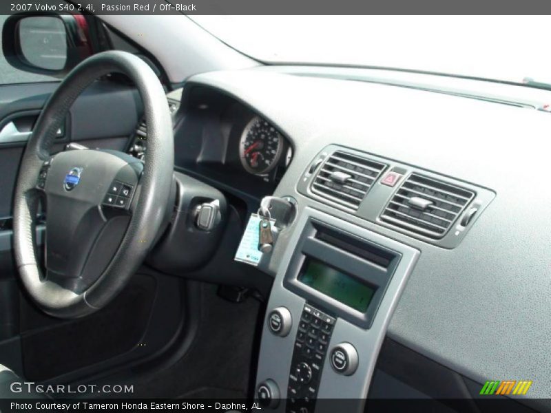 Passion Red / Off-Black 2007 Volvo S40 2.4i