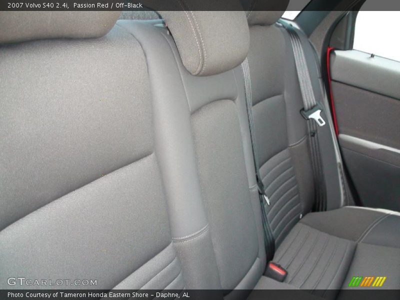 Passion Red / Off-Black 2007 Volvo S40 2.4i
