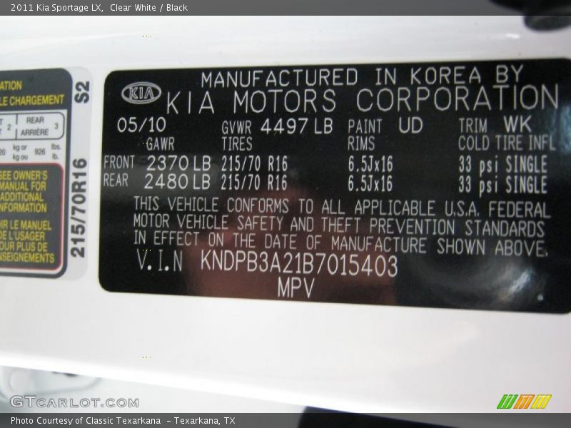 Clear White / Black 2011 Kia Sportage LX