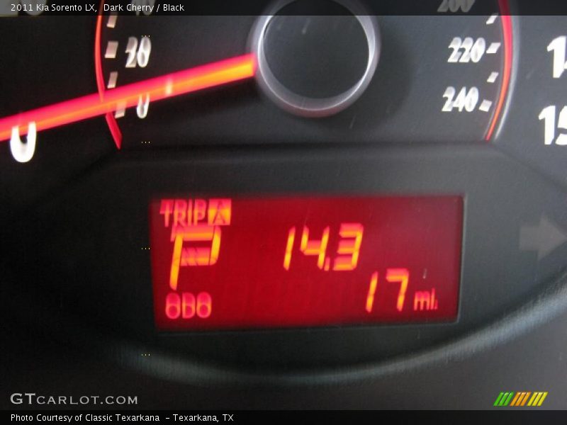 Dark Cherry / Black 2011 Kia Sorento LX