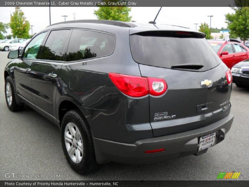 Cyber Gray Metallic / Dark Gray/Light Gray 2009 Chevrolet Traverse LS