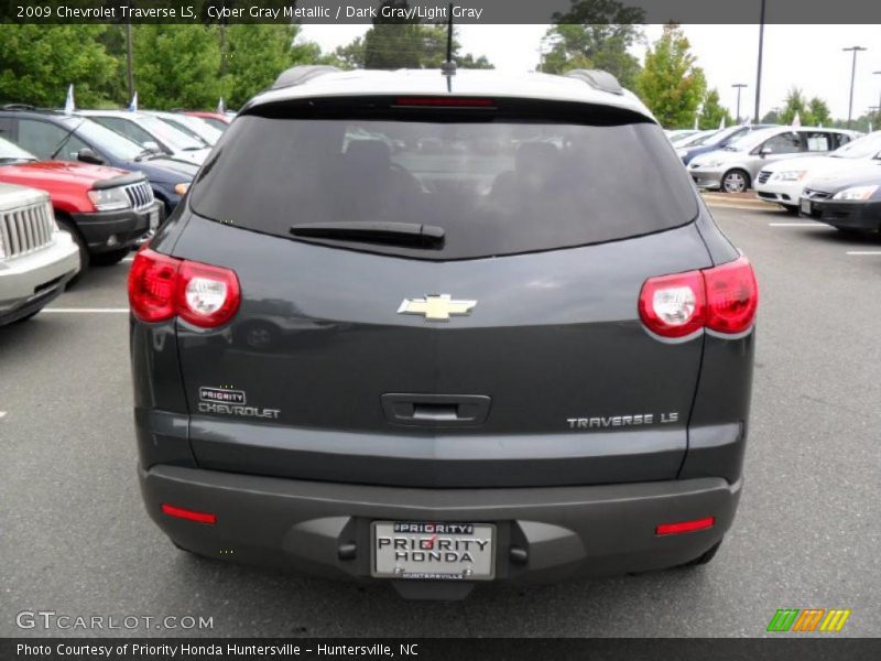 Cyber Gray Metallic / Dark Gray/Light Gray 2009 Chevrolet Traverse LS