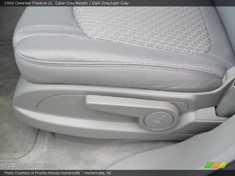 Cyber Gray Metallic / Dark Gray/Light Gray 2009 Chevrolet Traverse LS