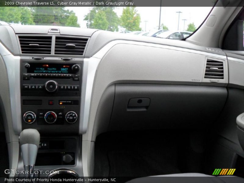 Cyber Gray Metallic / Dark Gray/Light Gray 2009 Chevrolet Traverse LS
