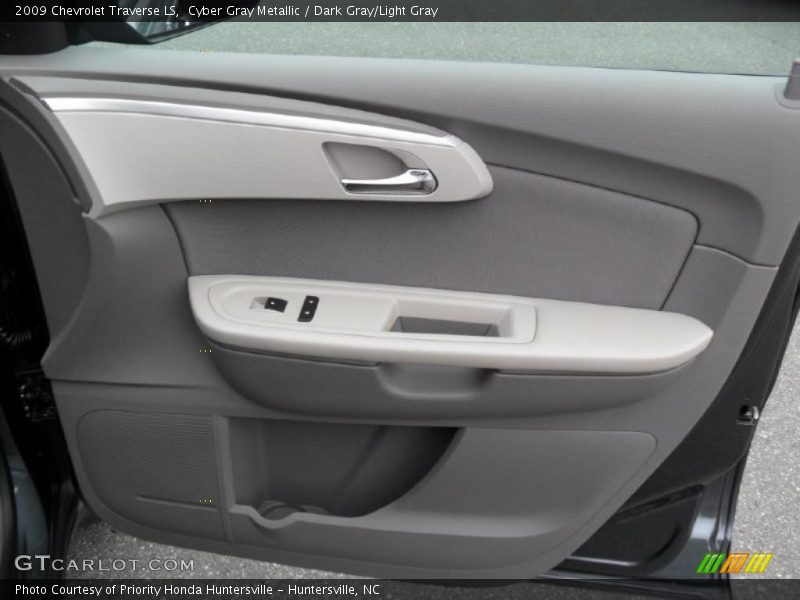 Cyber Gray Metallic / Dark Gray/Light Gray 2009 Chevrolet Traverse LS