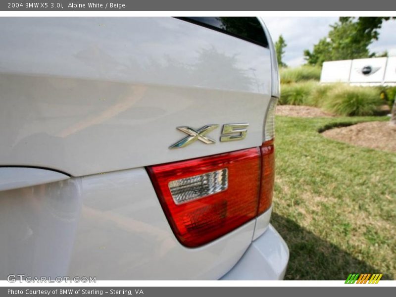 Alpine White / Beige 2004 BMW X5 3.0i