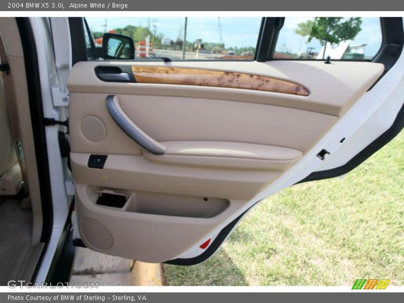 Alpine White / Beige 2004 BMW X5 3.0i