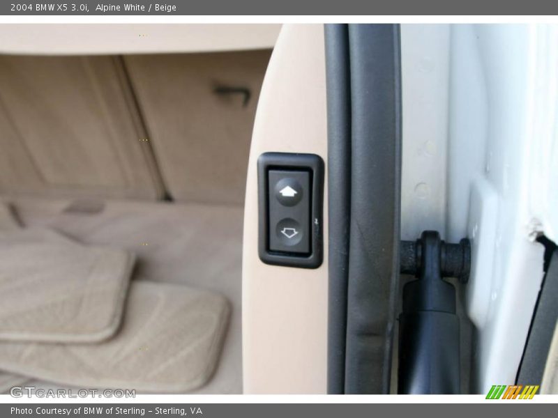 Alpine White / Beige 2004 BMW X5 3.0i
