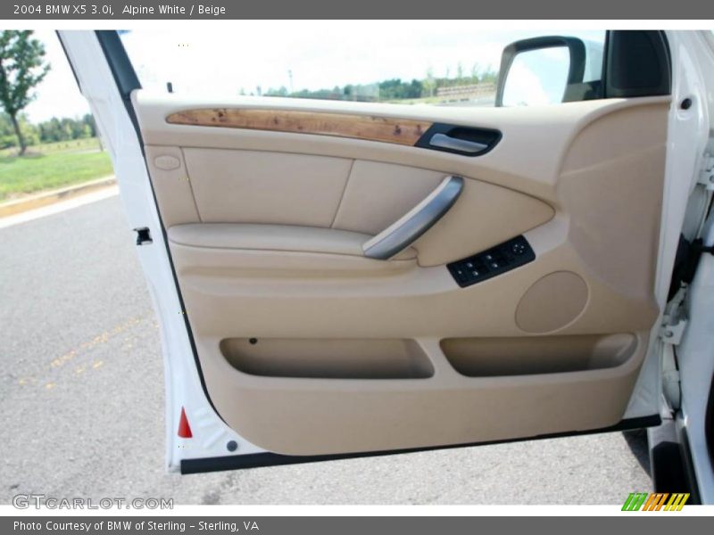 Alpine White / Beige 2004 BMW X5 3.0i