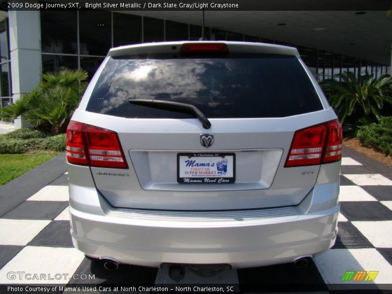 Bright Silver Metallic / Dark Slate Gray/Light Graystone 2009 Dodge Journey SXT