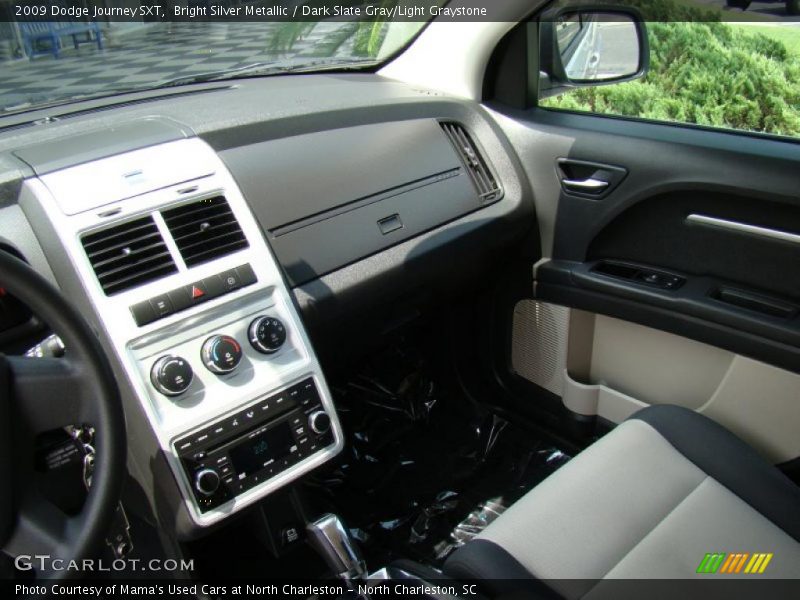 Bright Silver Metallic / Dark Slate Gray/Light Graystone 2009 Dodge Journey SXT