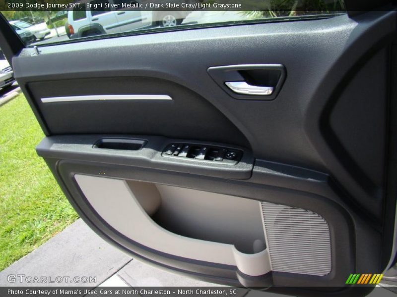 Bright Silver Metallic / Dark Slate Gray/Light Graystone 2009 Dodge Journey SXT