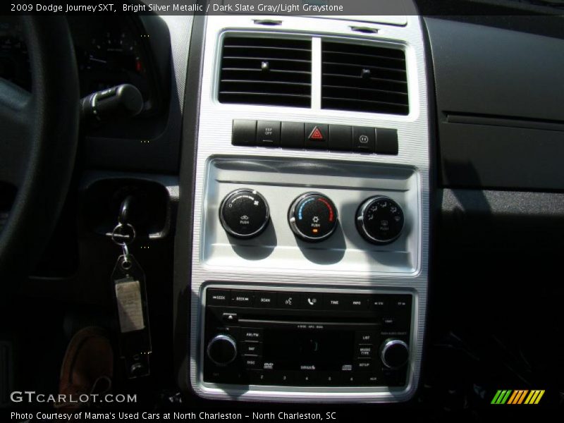 Bright Silver Metallic / Dark Slate Gray/Light Graystone 2009 Dodge Journey SXT