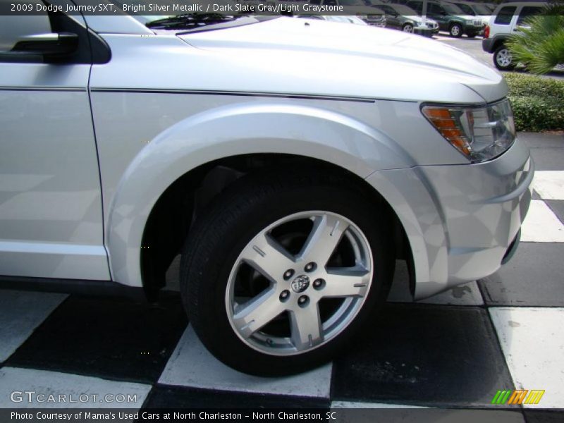 Bright Silver Metallic / Dark Slate Gray/Light Graystone 2009 Dodge Journey SXT
