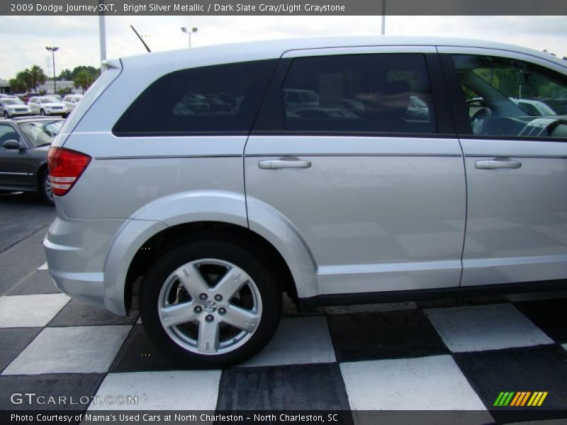 Bright Silver Metallic / Dark Slate Gray/Light Graystone 2009 Dodge Journey SXT