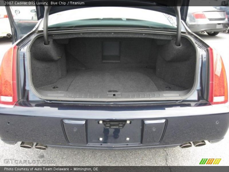 Blue Chip / Titanium 2007 Cadillac DTS Luxury